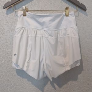 LULULEMON squad shorts in white
